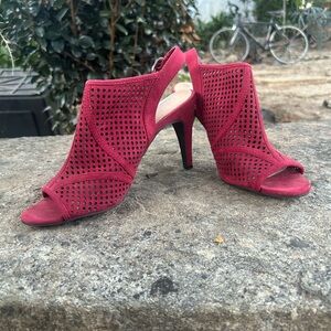 SALE! Kelly & Katie Red Peep-Toe Heels~LIKE NEW